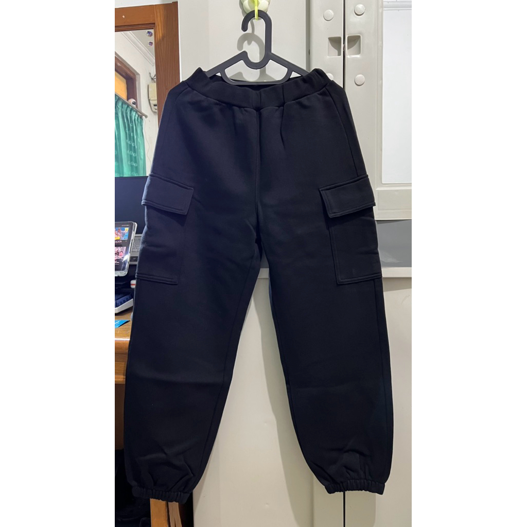 Preloved - GU Jogger Sweat Pants Black - L