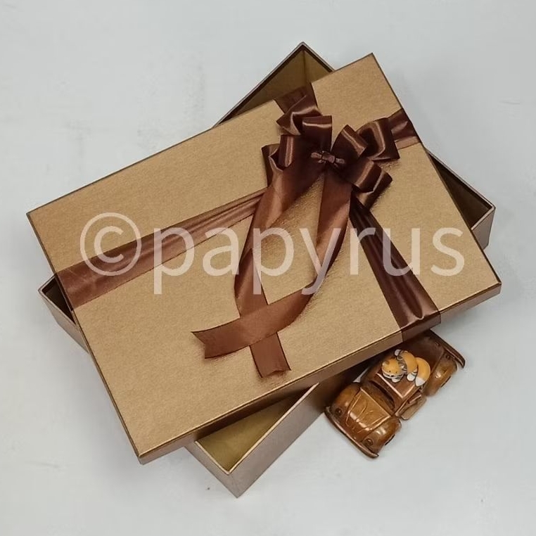 

PAPYRUS 25x35 Tinggi 5cm Kotak Kado Gift Box Hardbox Hampers V1