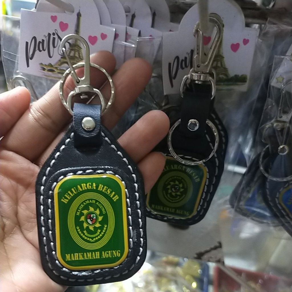 Gantungan kunci mahkamah agung RI