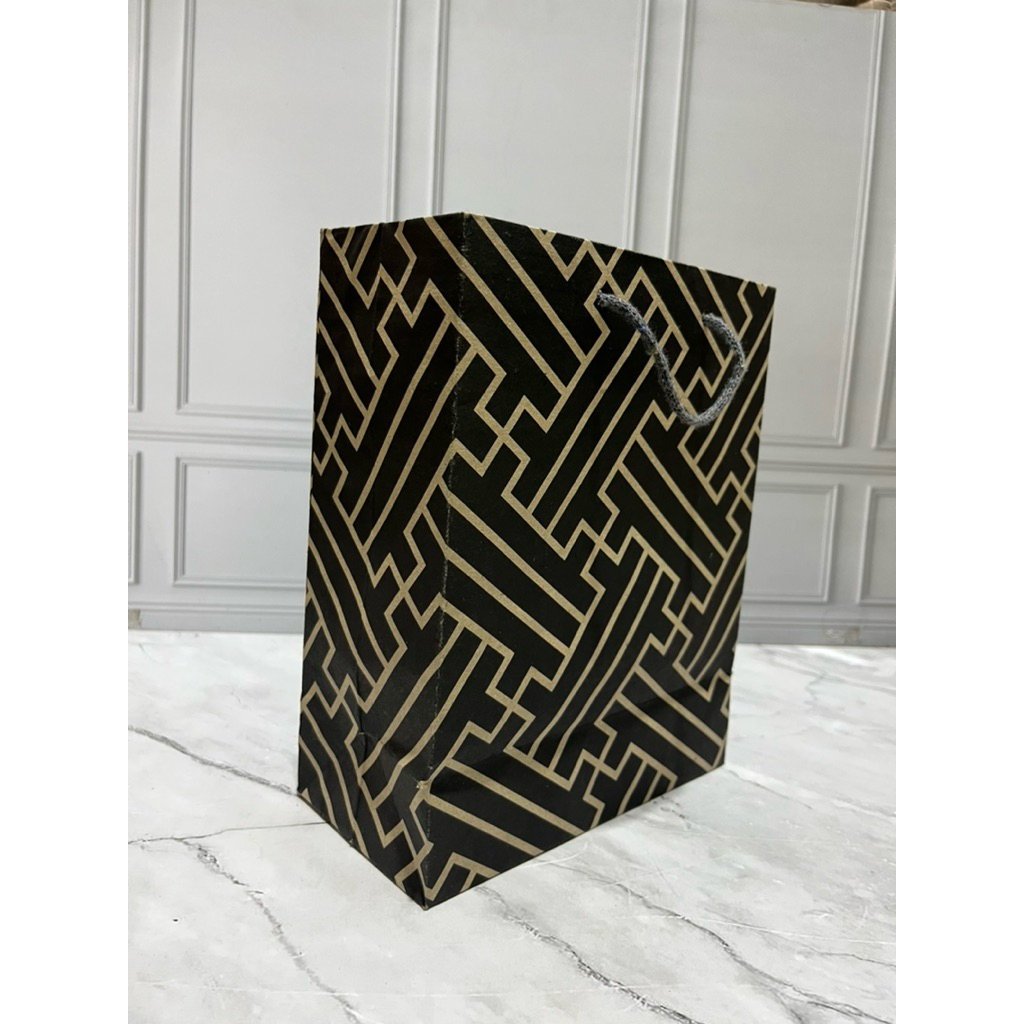 

(1 Lusin = 12 Pcs) Paperbag R6 uk. 20x10x25 cm / Paperbag hajatan / Paperbag souvenir / Goodie bag