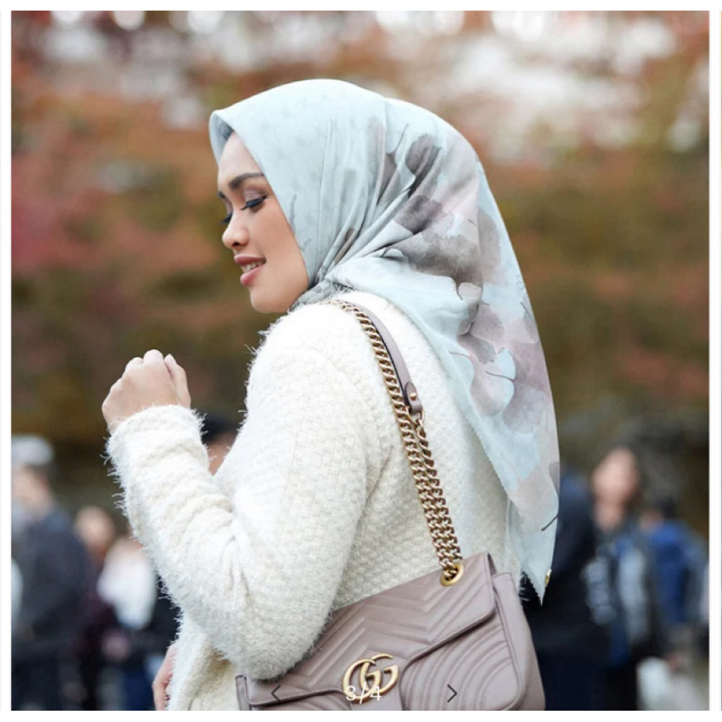 as is Buttonscarves Ginko Mochi