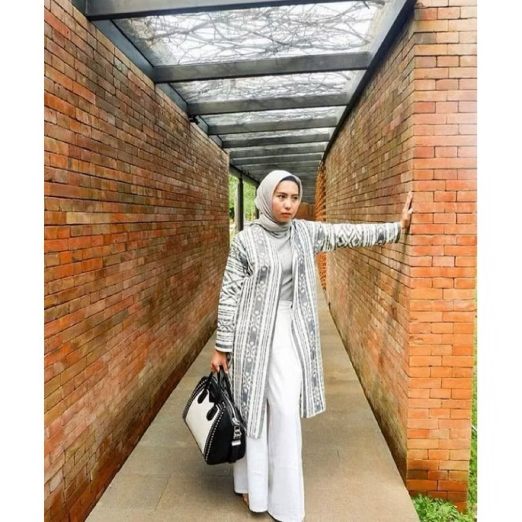 long outer atasan batik wanita putih salur