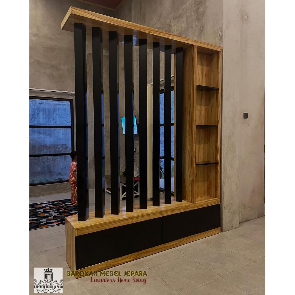 Penyekat ruang tamu kayu jati minimalis dua sisi , pembatas ruangan dua sisi kayu jati minimalis , p