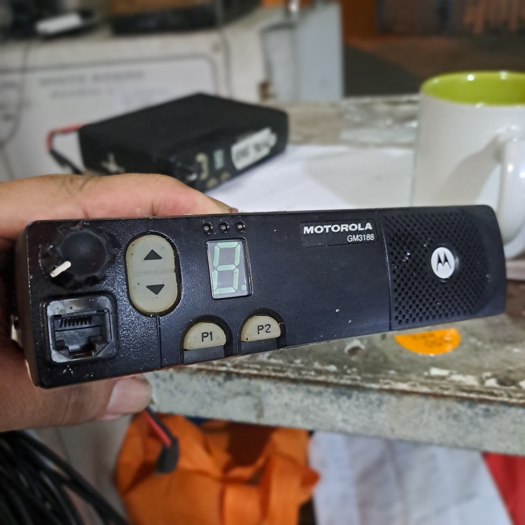 Rig Motorola Gm3188 Frekuensi Vhf 140.000 sd 174.000 Mhz Made in Malaysia GM3188 VHF Kondisi Bekas
