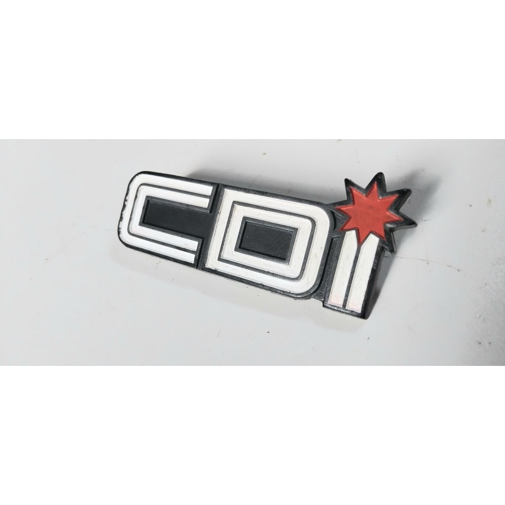 Emblem cover aki body bagian kiri Yamaha v80 cdi Superdeluxe excellent original second