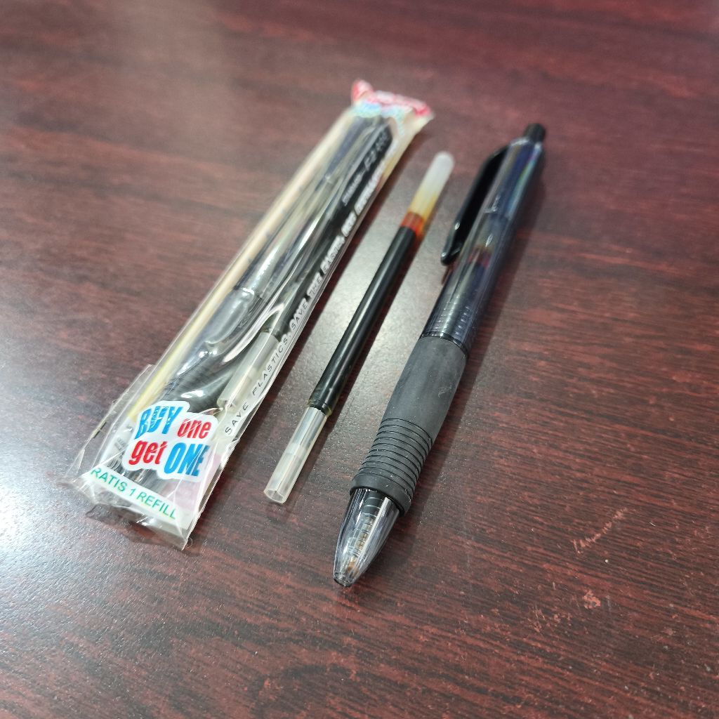 

Pulpen Standard Gel Pen F2 Retractable 0.7mm ( 1 Pcs )