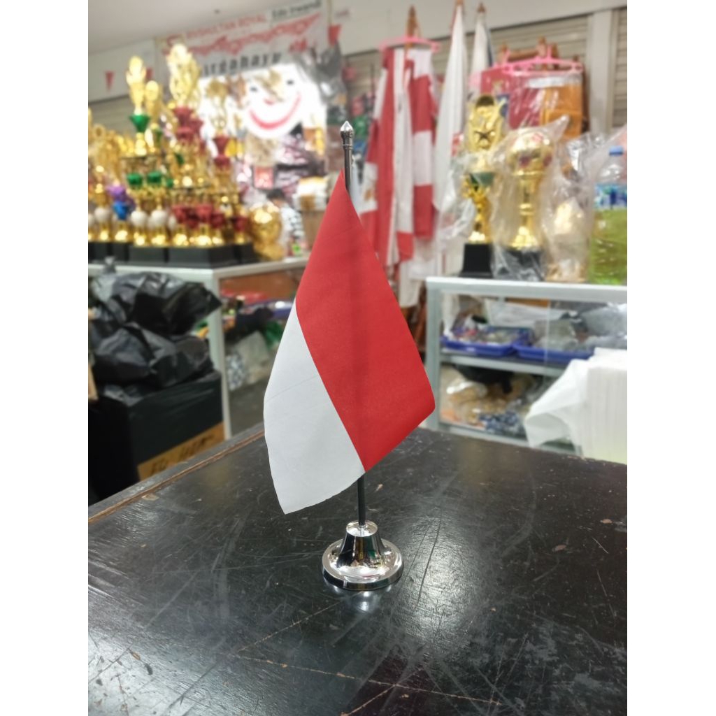 bendera meja tiang besi