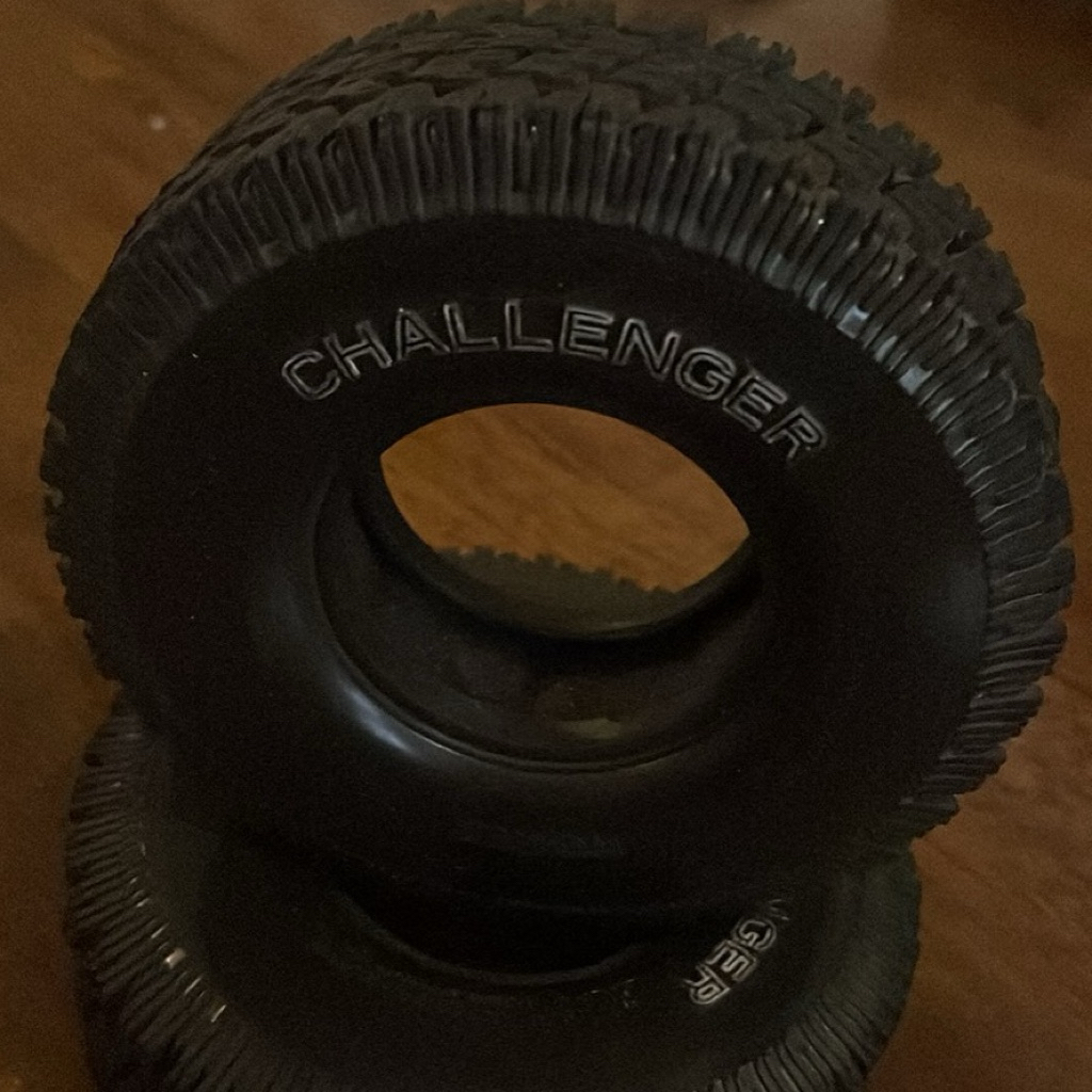 ban 1.9" untuk mobil RC 1:10 merk RC4WD CHALLENGER