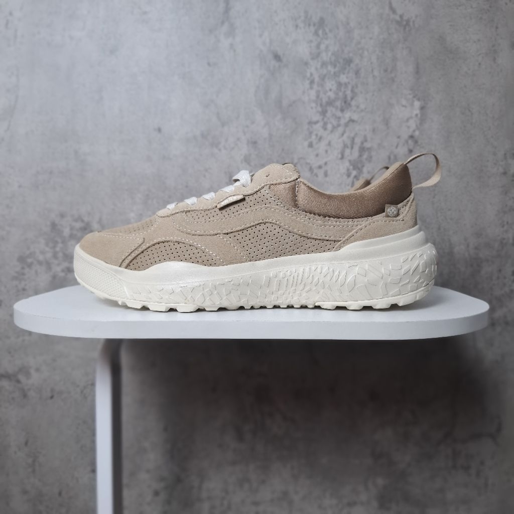 Vans MTE Ultrarange Neo Vr3 Suede Cornstalk