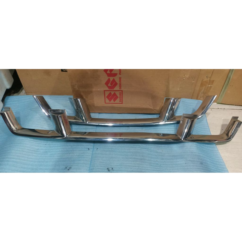 Lis grill chrom  Isuzu Panther touring 2007 original
