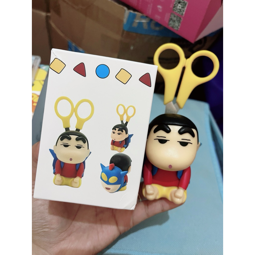 

Gunting Shinchan