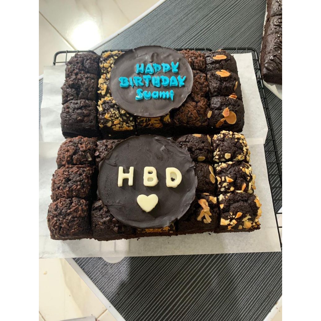 

fudgy brownies/brownies panggang free papan+ ucapan