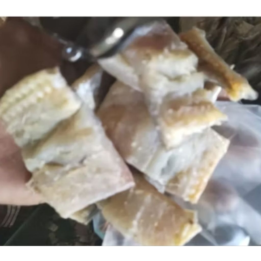 

IKAN ASIN ALU- ALU POTONGAN 1 KG