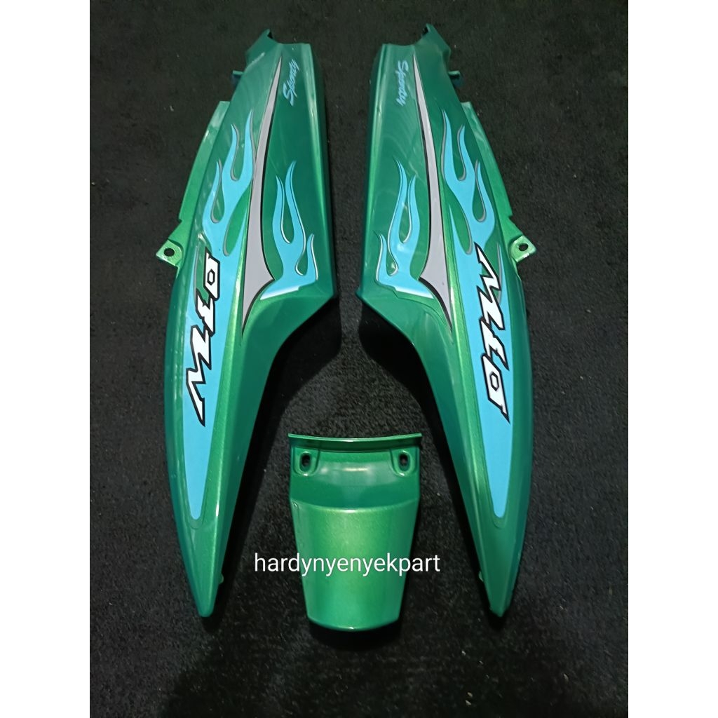 cover set body belakang Yamaha Mio sporty/Mio lama metik plus stiker warna hijau