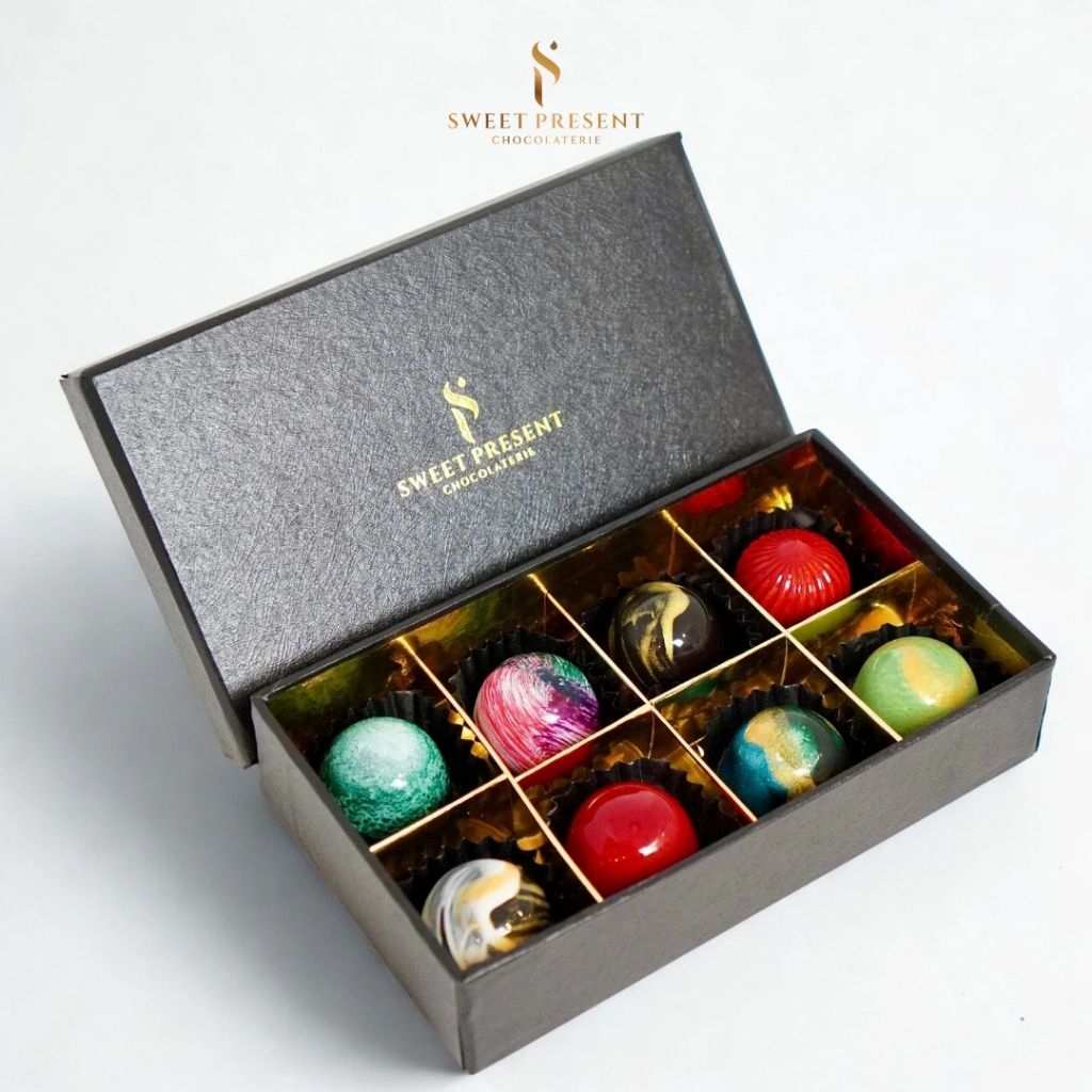 

Premium Petite Box 8 pcs Bonbon Belgian Chocolate