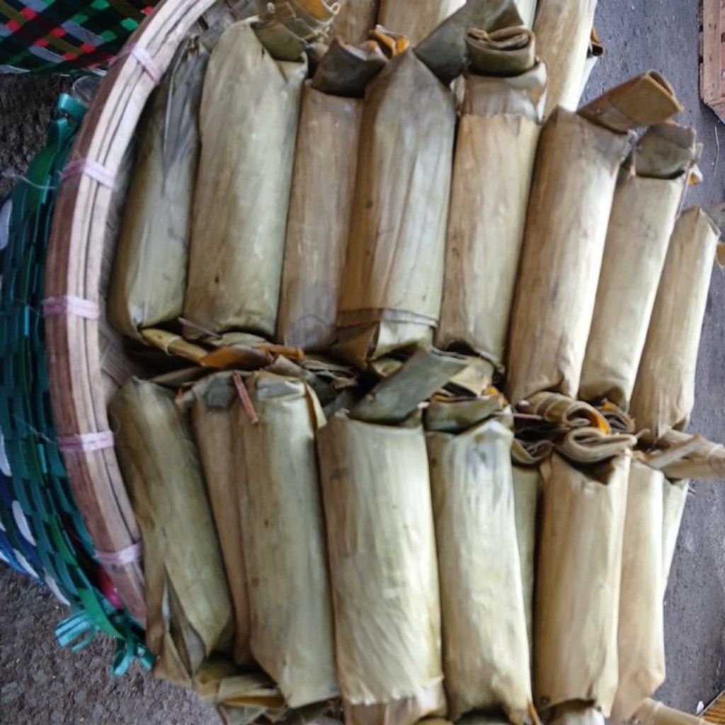 

lontong (KHUSUS PENGIRIMAN SAME DAY)