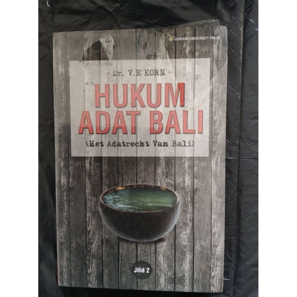 Buku Hukum Adat Bali