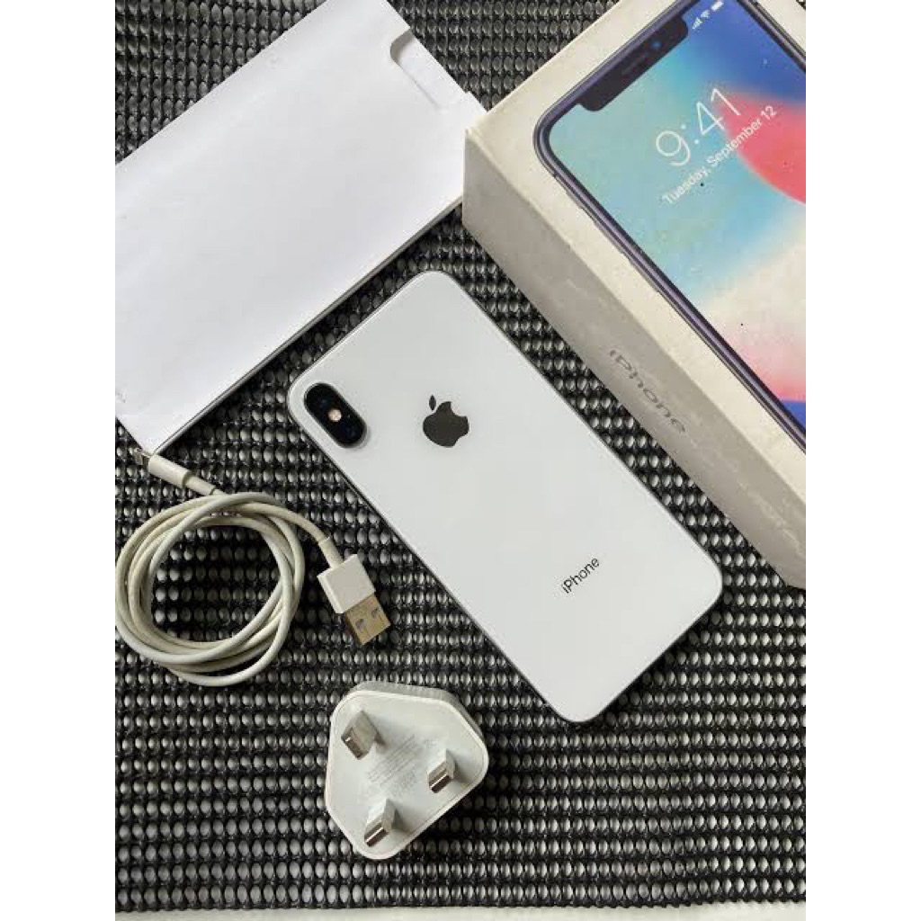 iphone xs second like new