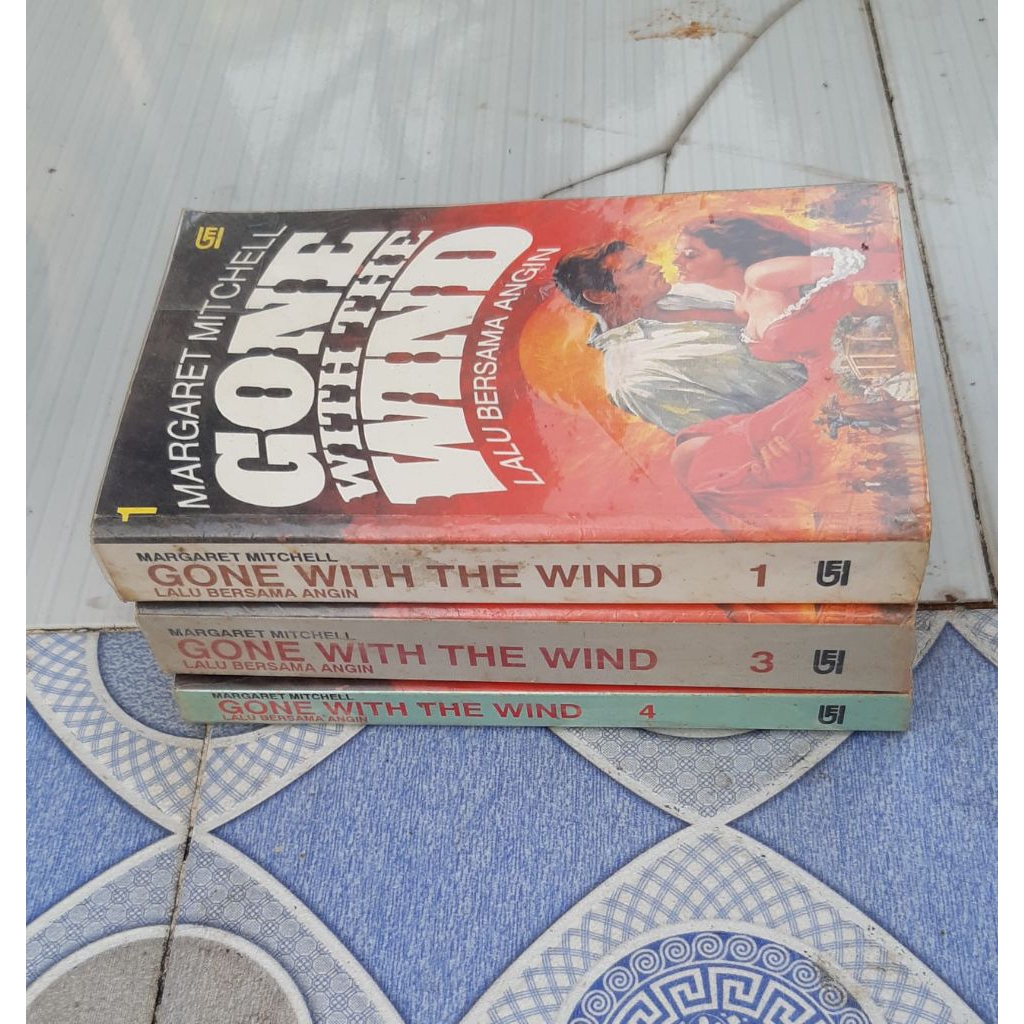 [PRELOVED] Bundle Novel Terjemahan Gone With The Wind