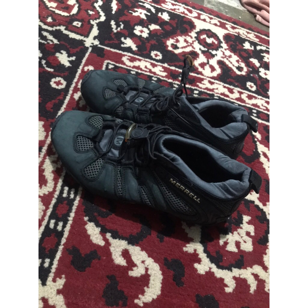 sepatu merrel