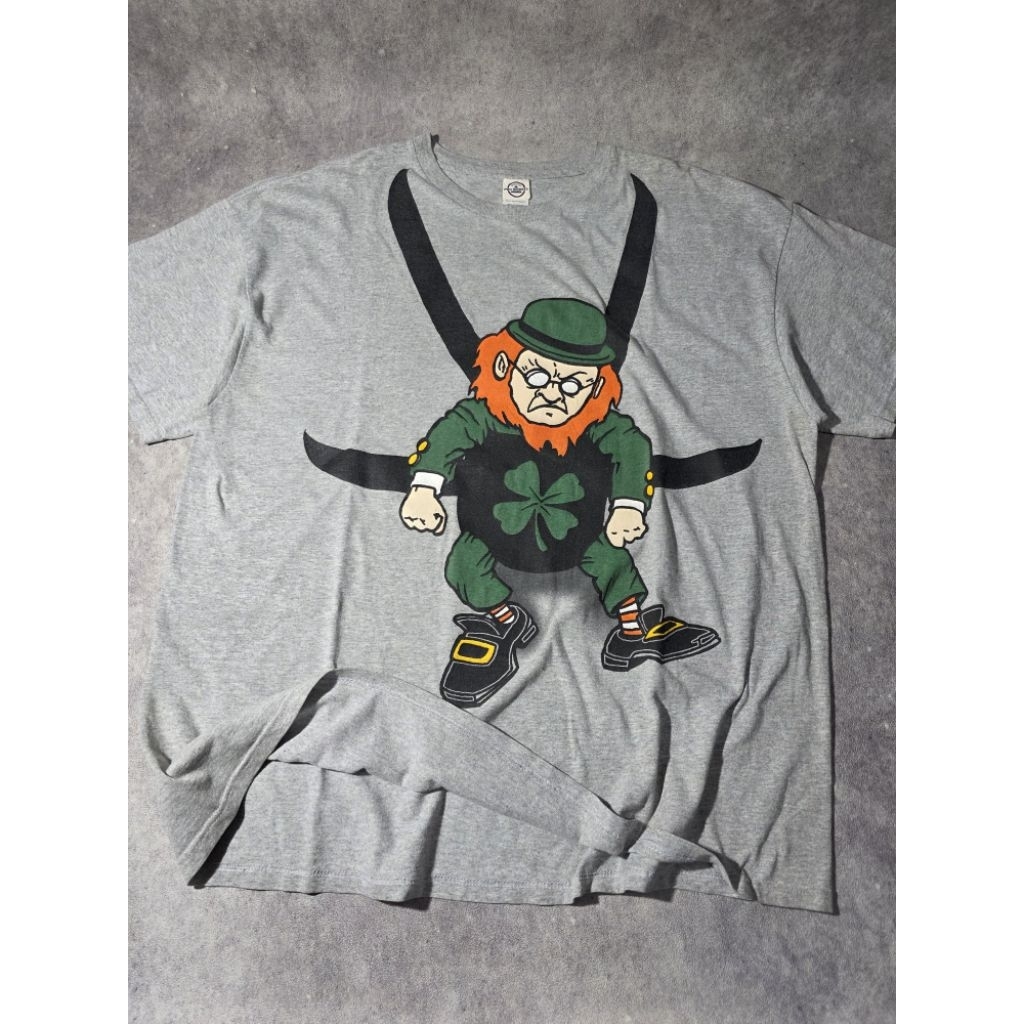 KAOS VINTAGE THE HUNGOVER LEPRECHAUN TAG BY DELTA PRO WEIGHT