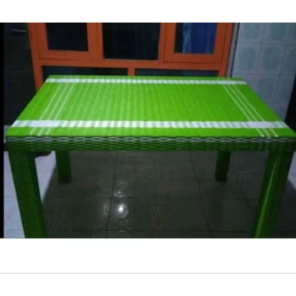 meja makan rotan sintetis