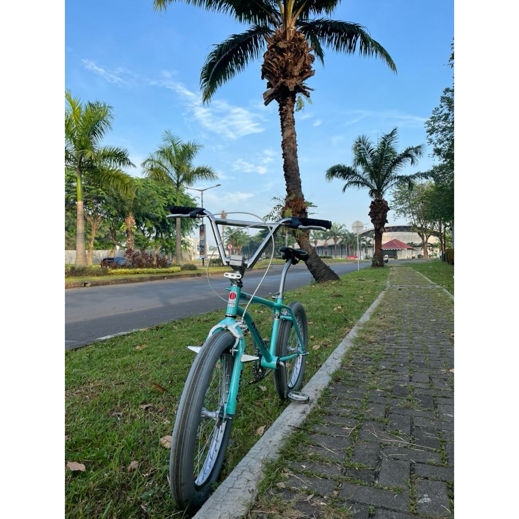 Sepeda BMX kuwahara green pastel