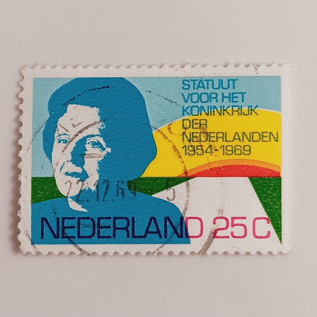 

(AA) Perangko Belanda 1969 15th anniversary of the Statute for the Kingdom - Queen Juliana and Sunlit Road 25 cent Used