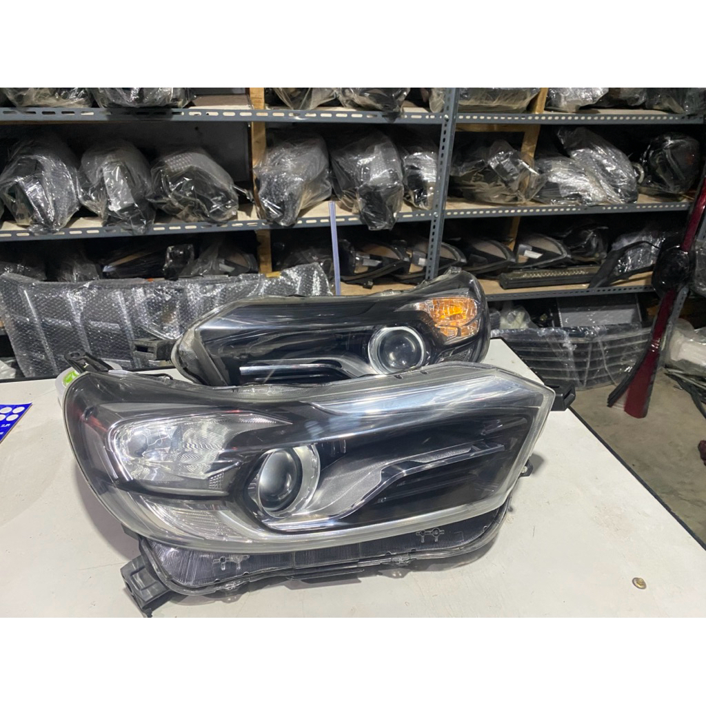 (Harga satuan) Headlamp lampu depan brio mobilio RS 2018 2019