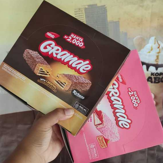 

NABATI GRANDE 10PCS/BOX CRISPY CHOCOLATE CARAMEL STRAWBERRY CHESSE CAKE GROSIR SNACK MURAH NABATI