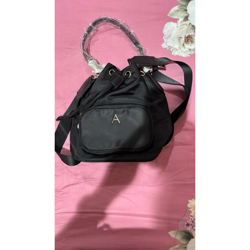 Pouch bag / Tas selempang Artistry