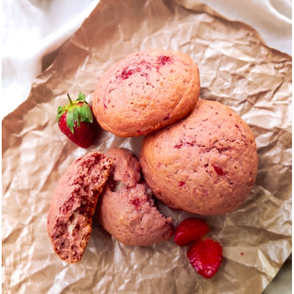 

Strawberry Cheese Bread Cookies