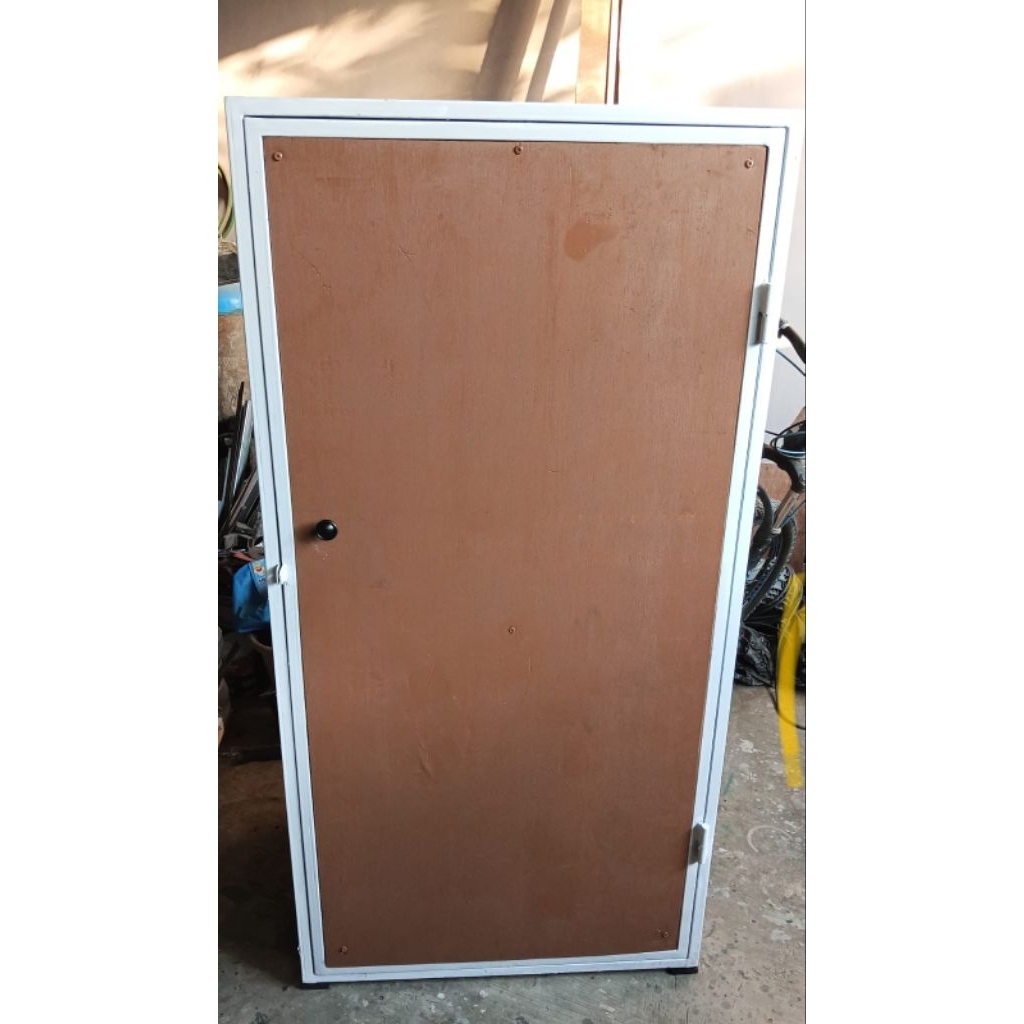 lemari pesantren kerangka besi