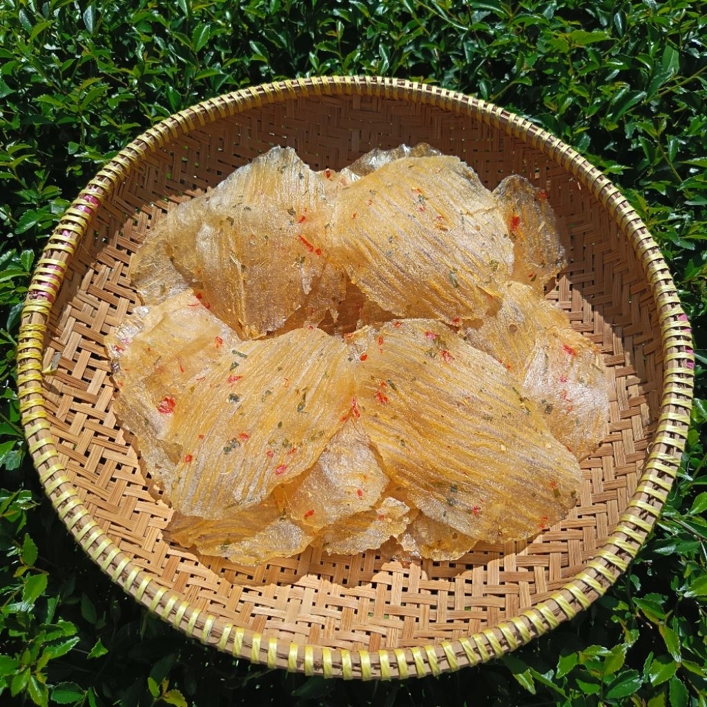 

Kicimpring singkong / Kerupuk singkong / Opak singkong / Enye-enye rasa bawang dan cabai rawit bentuk lonjong