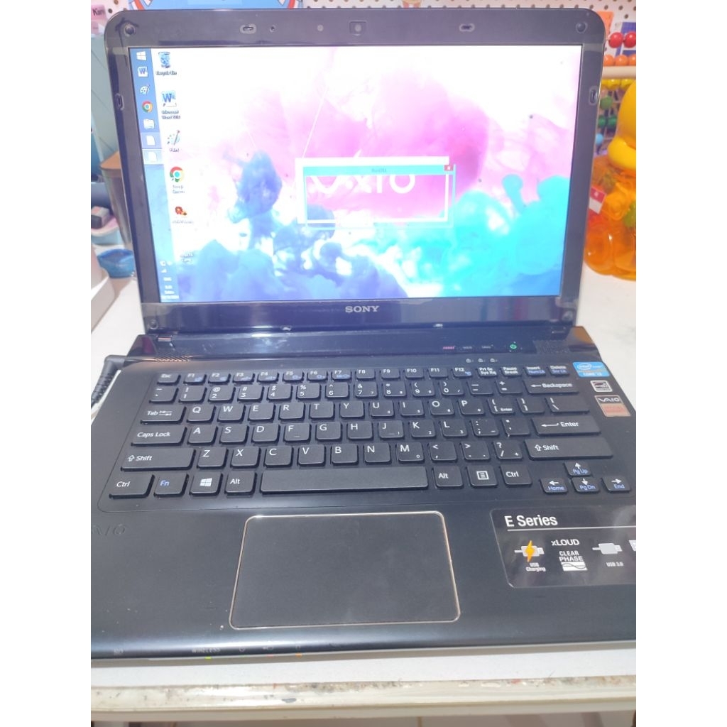 Laptop Sony VAIO SVE141J11W i3 Core Preloved