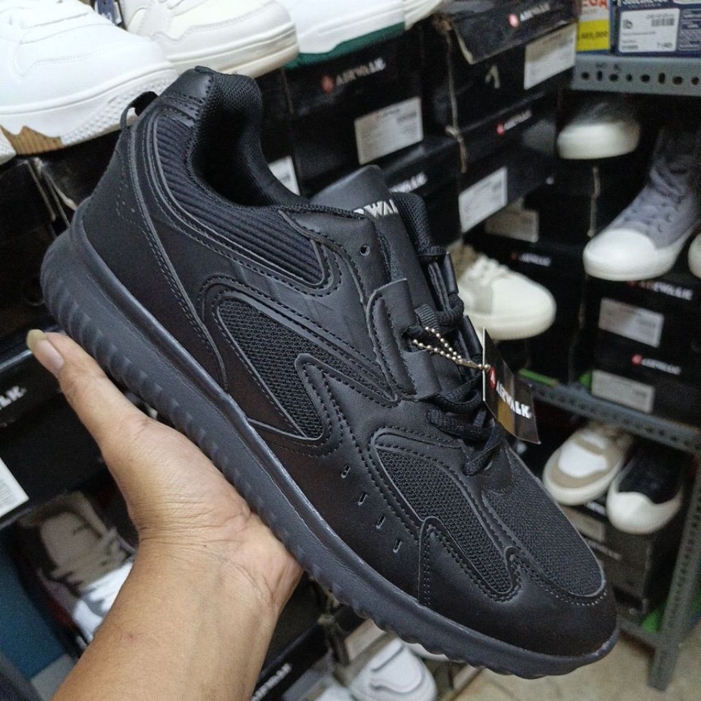 Sepatu Olahraga Pria Airwalk Bafra - Full Black Original