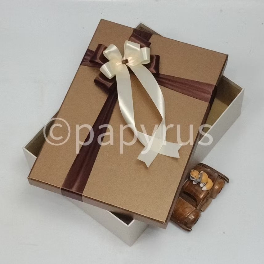 

PAPYRUS Kombinasi 25x35 Tinggi 8cm Kotak Kado Gift Box Hardbox Hampers Hadiah V1