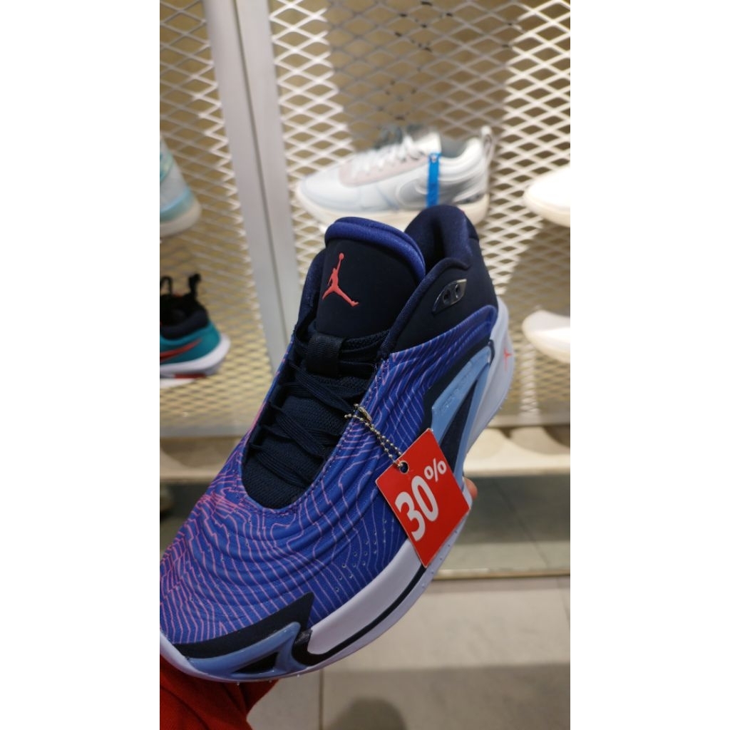 Nike Jordan sepatu basket