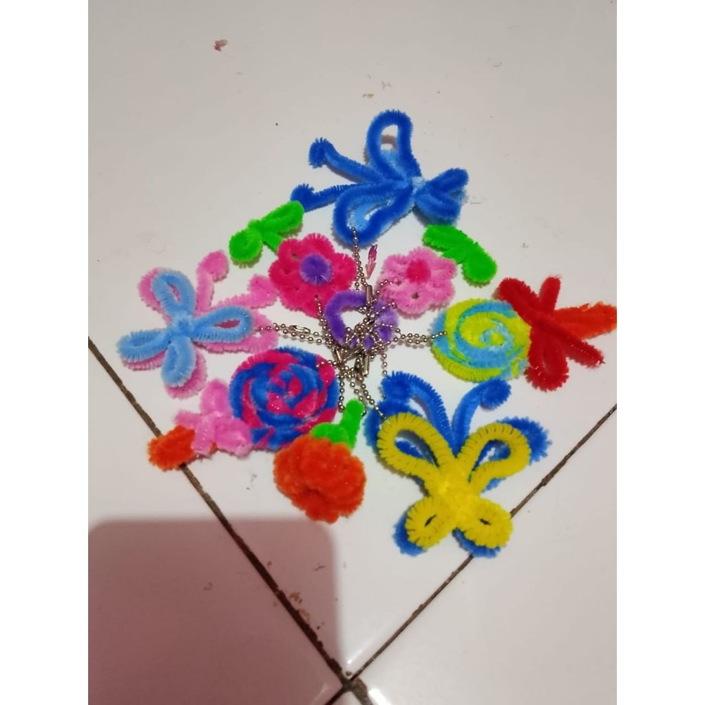 gantungan tas sekolah