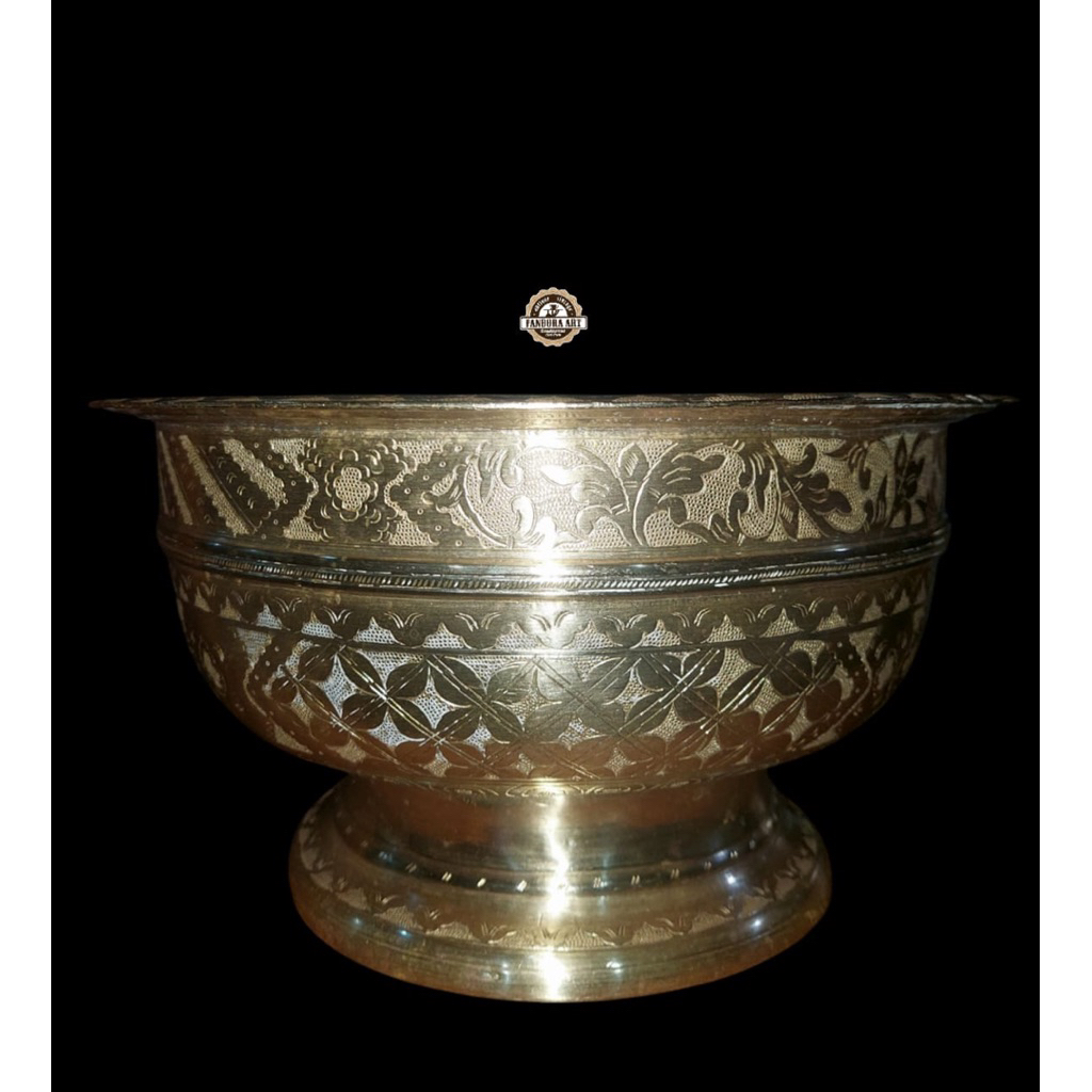 Bokor kuningan UKIR KUNO size BESAR & SUPER TEBAL ( B969 )