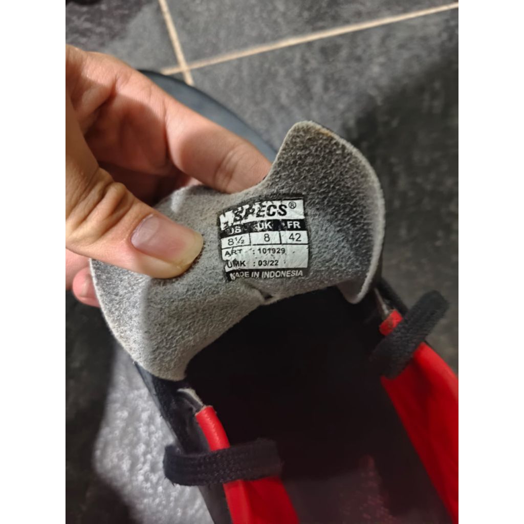 Sepatu Bola Ori Specs