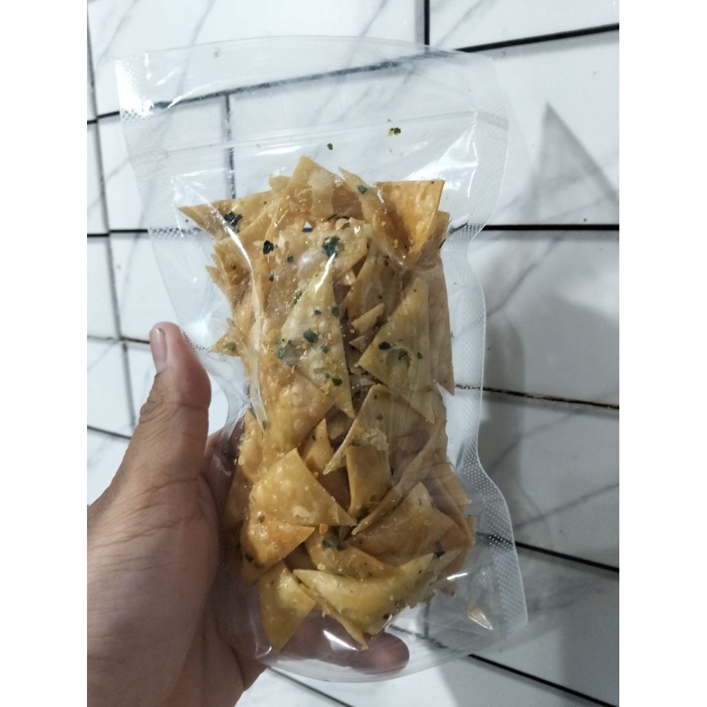 

pangsit goreng 75gram