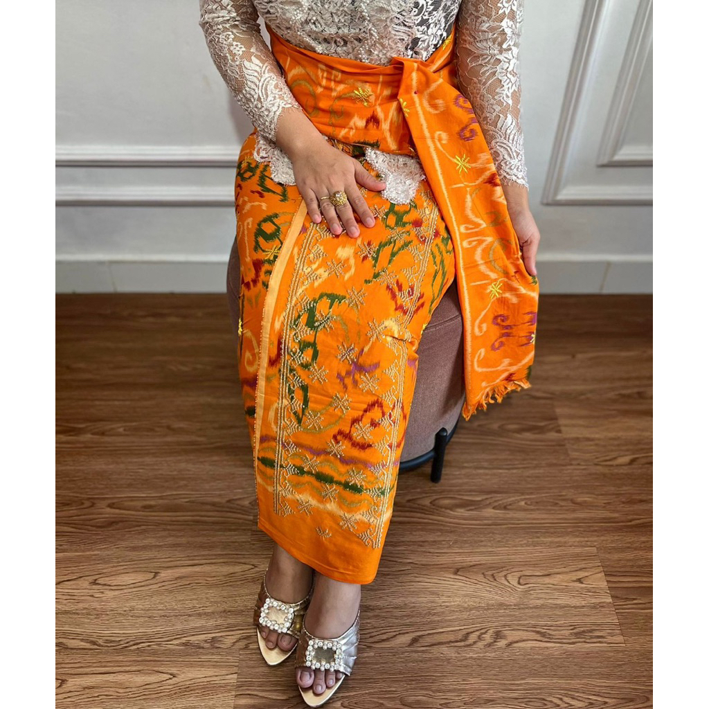 Katun motip endek tumpal tabur emas free slendang