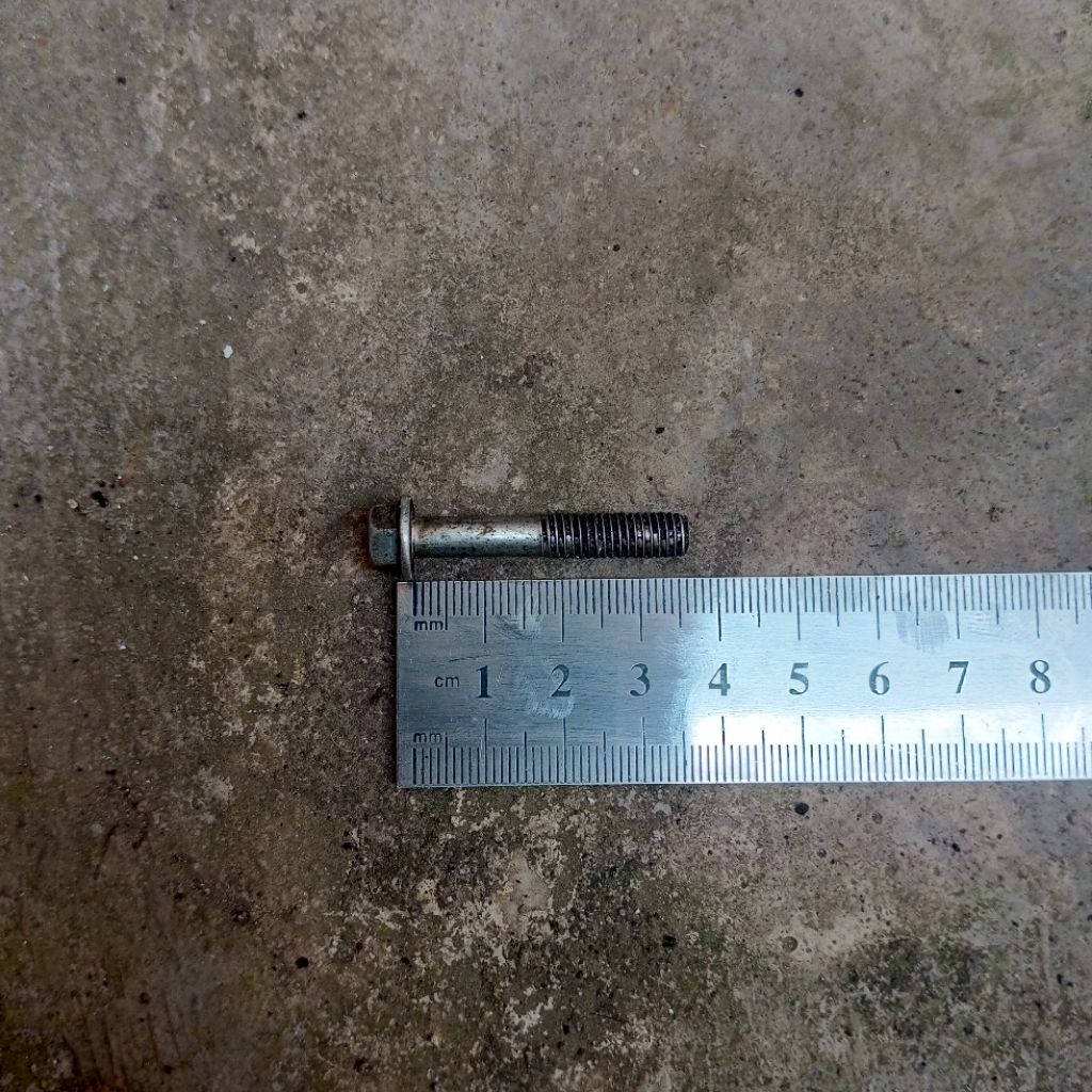 Baut Kunci 8 Panjang 35mm (3,5cm) Panjang Drat 20 mm (2cm) Baut Kunci 8 Original Copotan