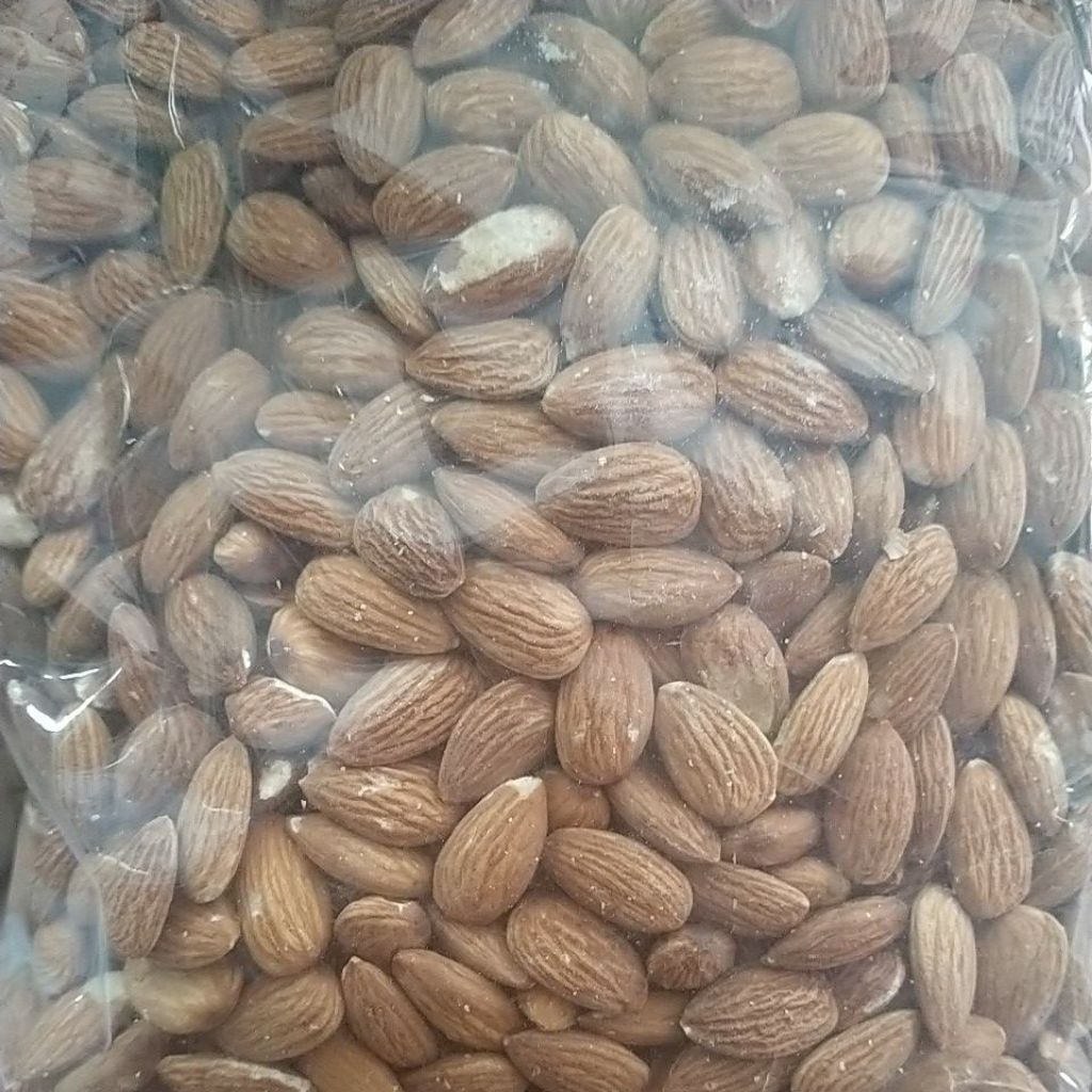 

Kacang almond mentah @1kg