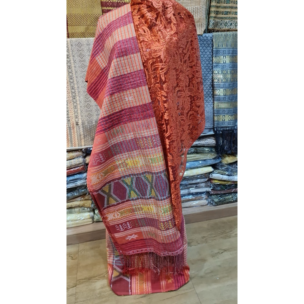 Songket Tumtuman Tanpa Sambungan Warna Putih Ungu Coklat