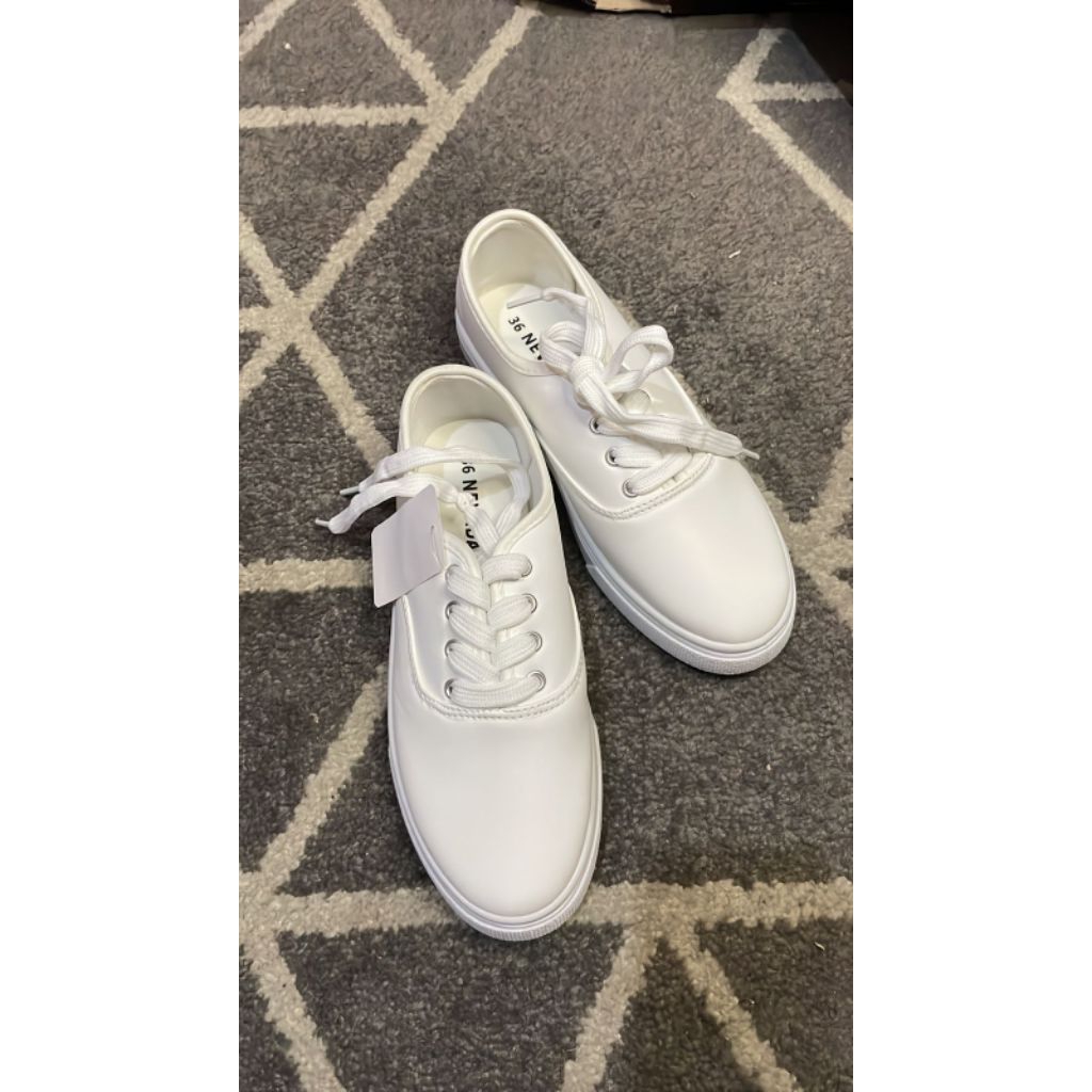 NEVADA -Sepatu Sneakers Wanita Brand NEVADA Sneakers Wanita l 100% Original By Mataharii - Putih