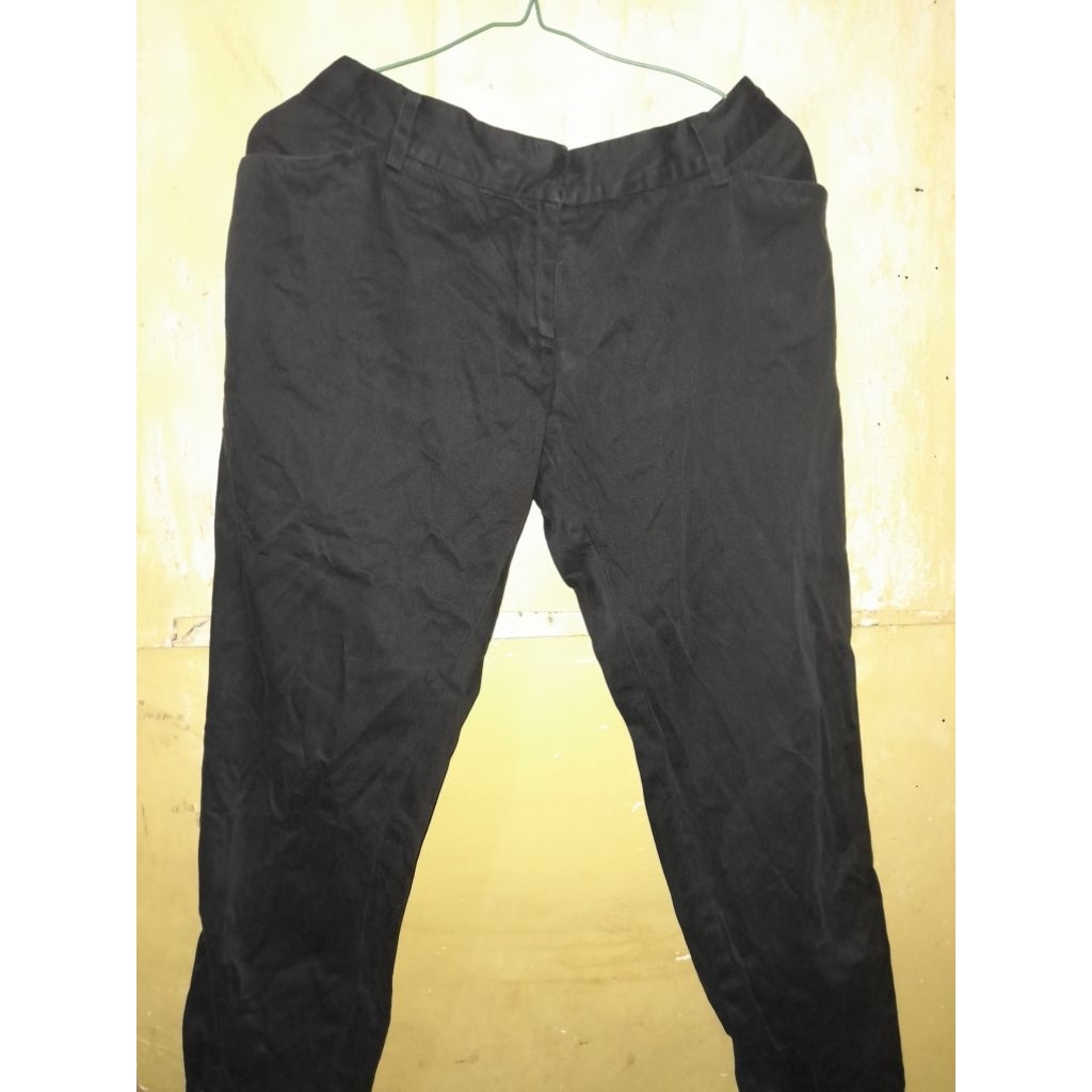 Preloved Celana Panjang Hitam Basic