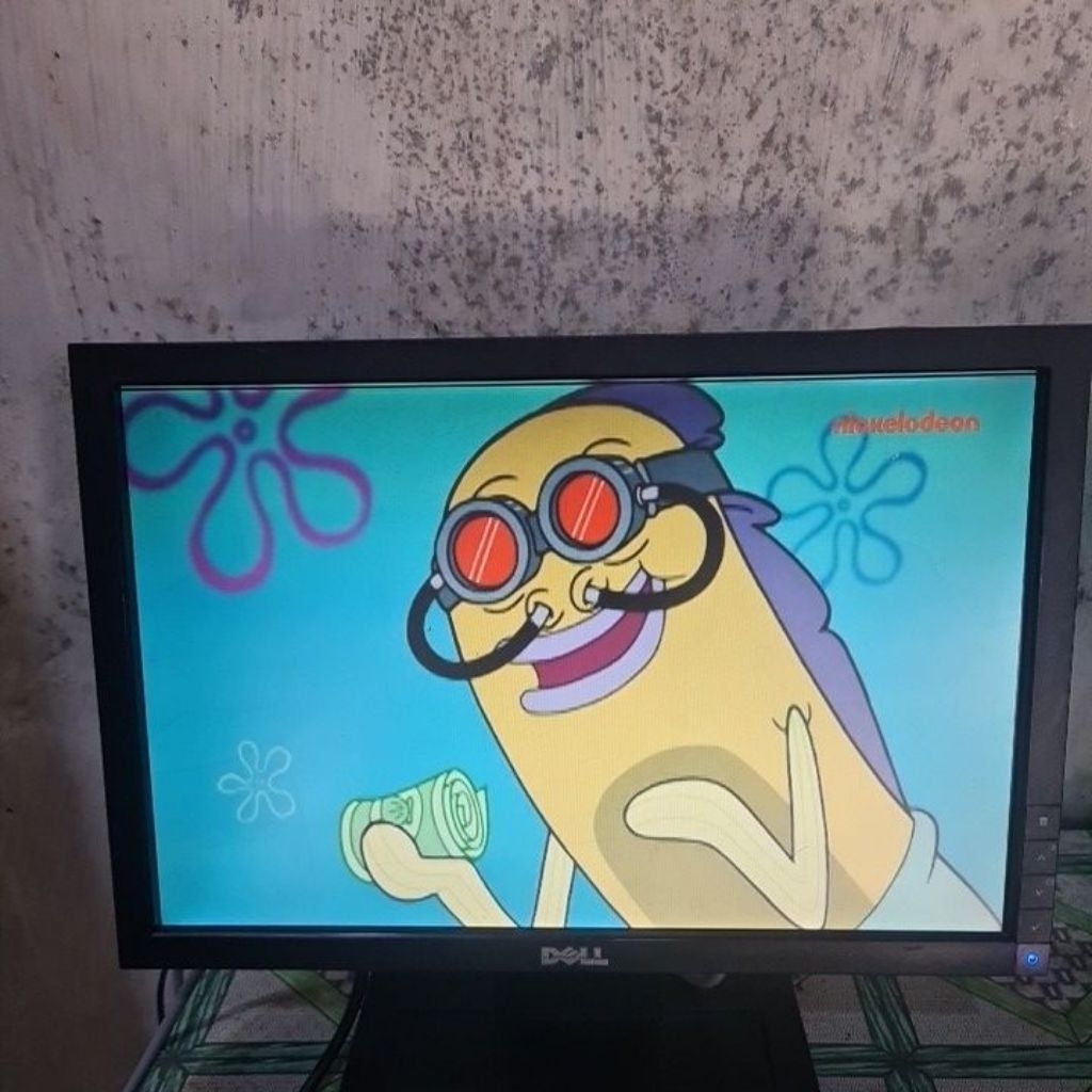 Monitor DELL 17inch bekas normal