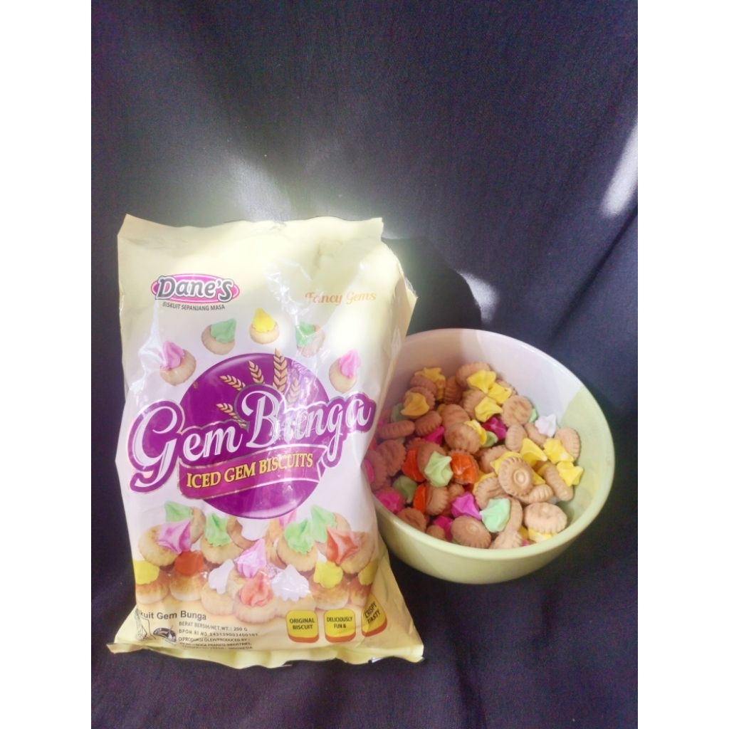

Danes Gem Bunga biscuit/biscuits gula/kue kering 200 Gr